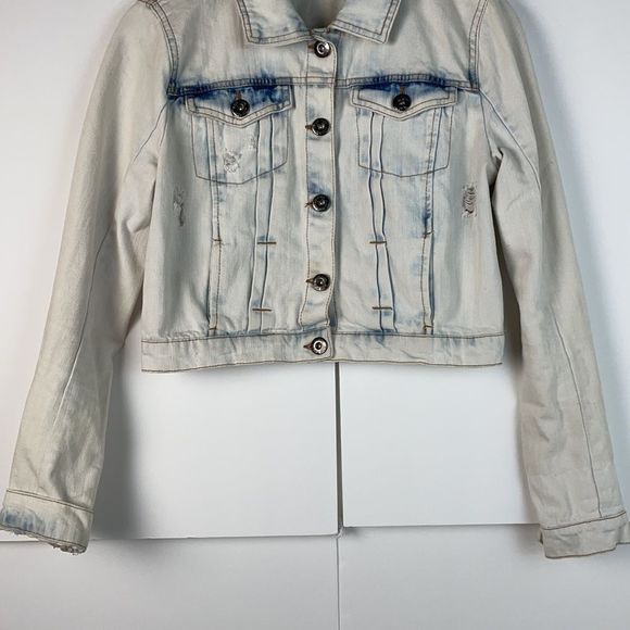 Miss Posh Button Front Light Wash Jean Jacket - Picture 4 of 7